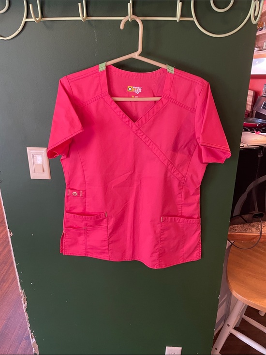 WonderWink Tops - WonderWink V-Neck Short Sleeve Scrub Top in Bright Pink Size Medium